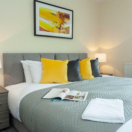 4 Bed Home, Driveway Parking Ideally Located In Latchford, Warrington - Executive St Marys House Extérieur photo