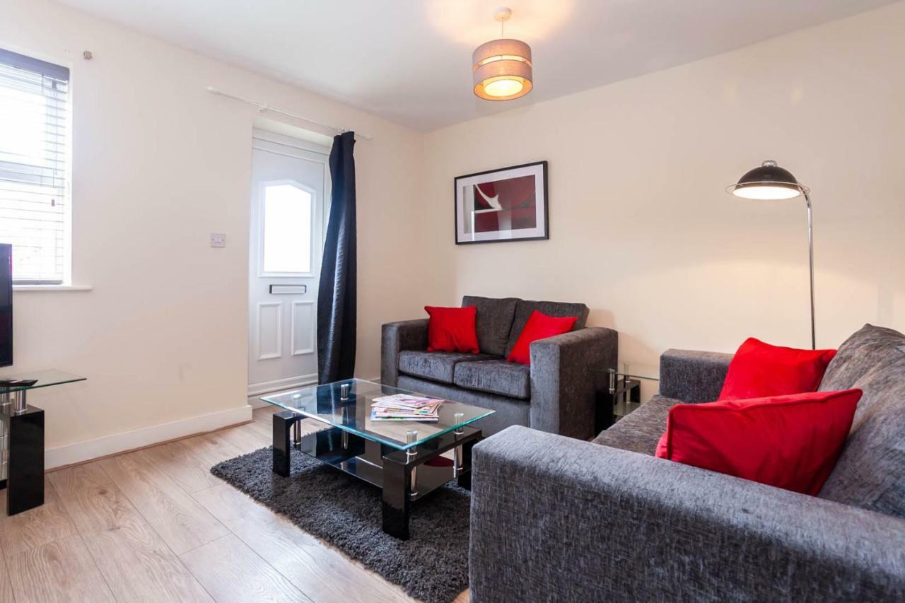 4 Bed Home, Driveway Parking Ideally Located In Latchford, Warrington - Executive St Marys House Extérieur photo