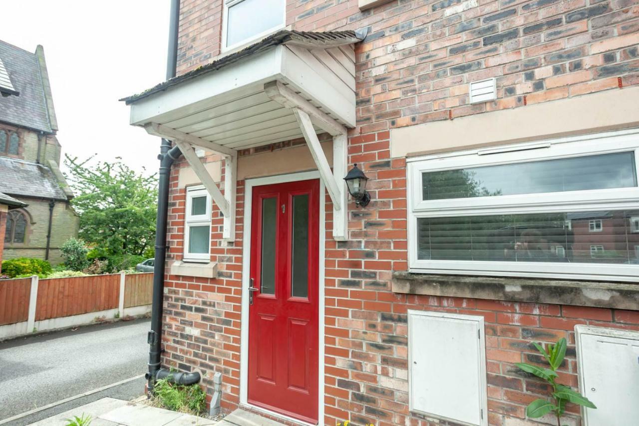 4 Bed Home, Driveway Parking Ideally Located In Latchford, Warrington - Executive St Marys House Extérieur photo
