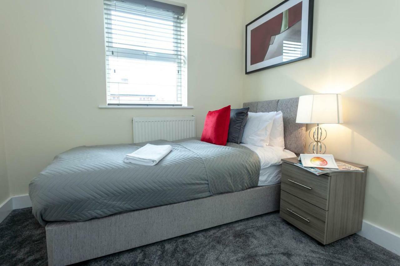 4 Bed Home, Driveway Parking Ideally Located In Latchford, Warrington - Executive St Marys House Extérieur photo